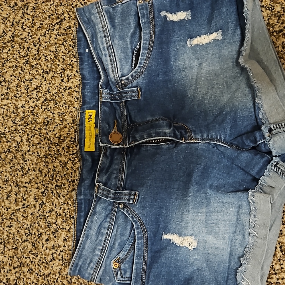 Wanna Betta Butt YMI Jean shorts size 11